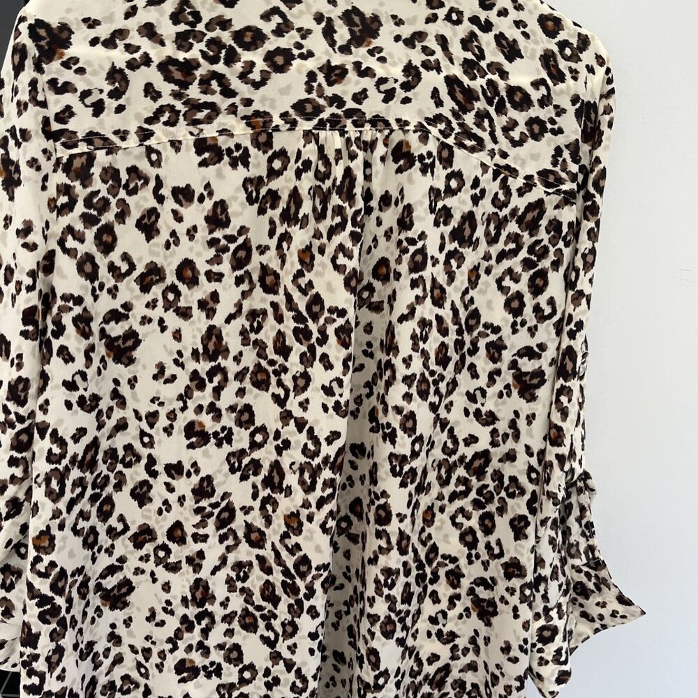 Animal Print Blouse XL Maurices Button Up Flowy Business Casual Chic Trending - Picture 6 of 6